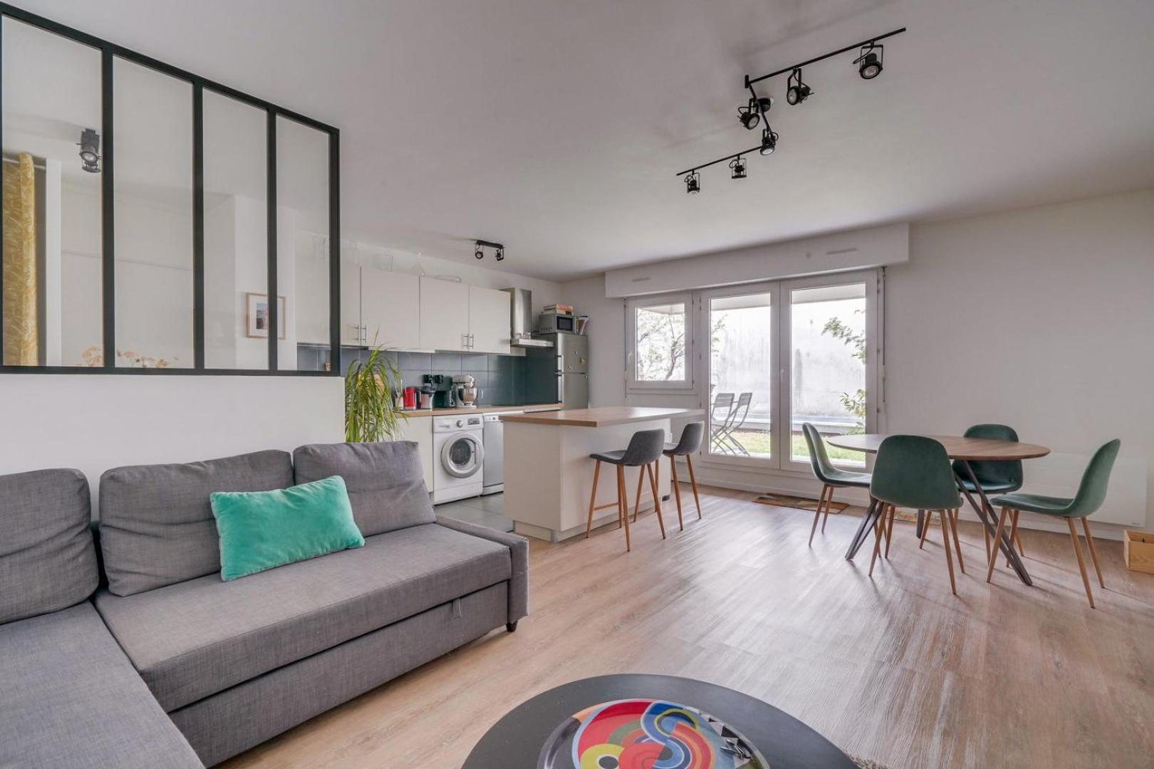 Pleasant Flat In Bordeaux With Terrace And Parking Apartment Exterior photo